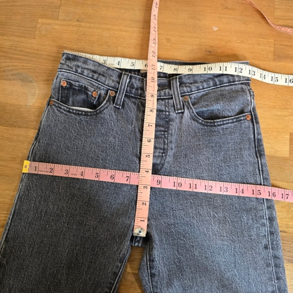 Levi's 24×27.5 Premium Wedgie High Rise Jean – Washed Black / Size 24 - Picture 8 of 10